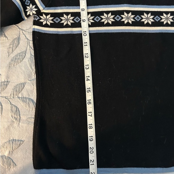 Dale of Norway Feminine Sweater - Picture 4 of 9